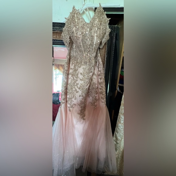 Beautiful elegant rose gold dress . Used only once - Picture 6 of 7